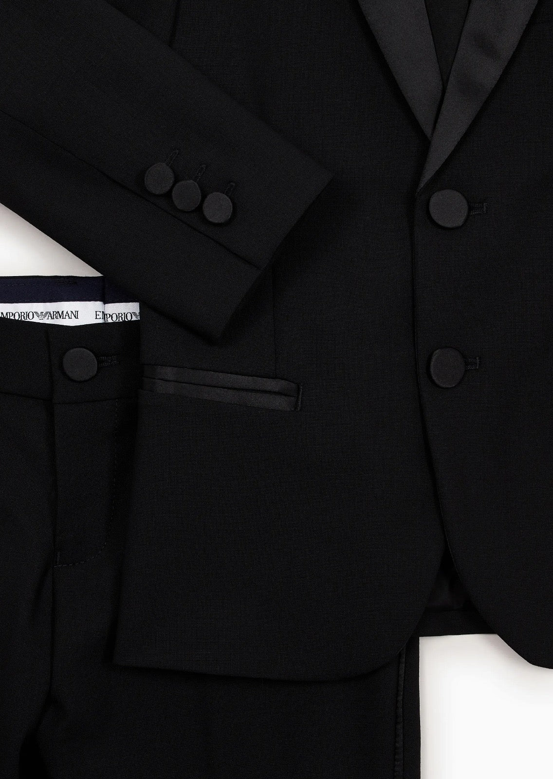 TUXEDO BLACK